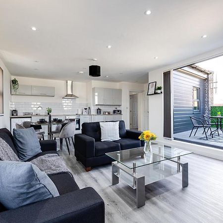 Top Floor Apartment With Private Balcony In Stockport Centre By Hass Haus Eksteriør bilde