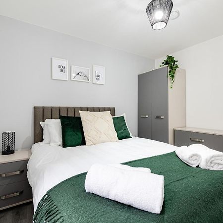 Top Floor Apartment With Private Balcony In Stockport Centre By Hass Haus Eksteriør bilde