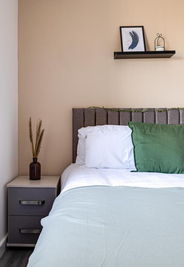 Top Floor Apartment With Private Balcony In Stockport Centre By Hass Haus Eksteriør bilde