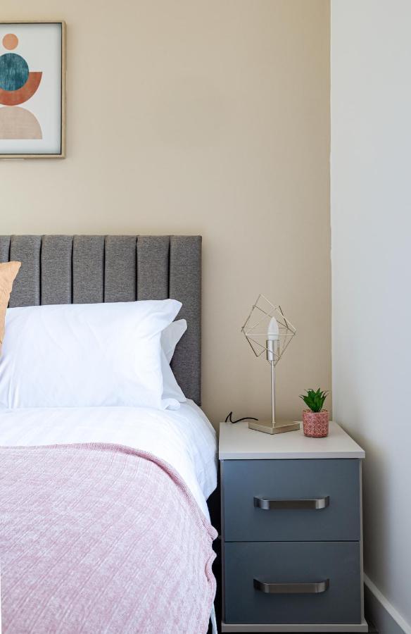 Top Floor Apartment With Private Balcony In Stockport Centre By Hass Haus Eksteriør bilde