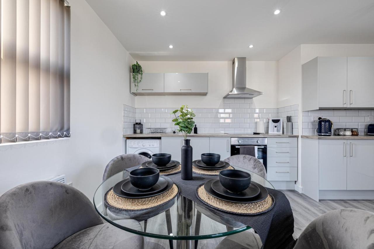 Top Floor Apartment With Private Balcony In Stockport Centre By Hass Haus Eksteriør bilde