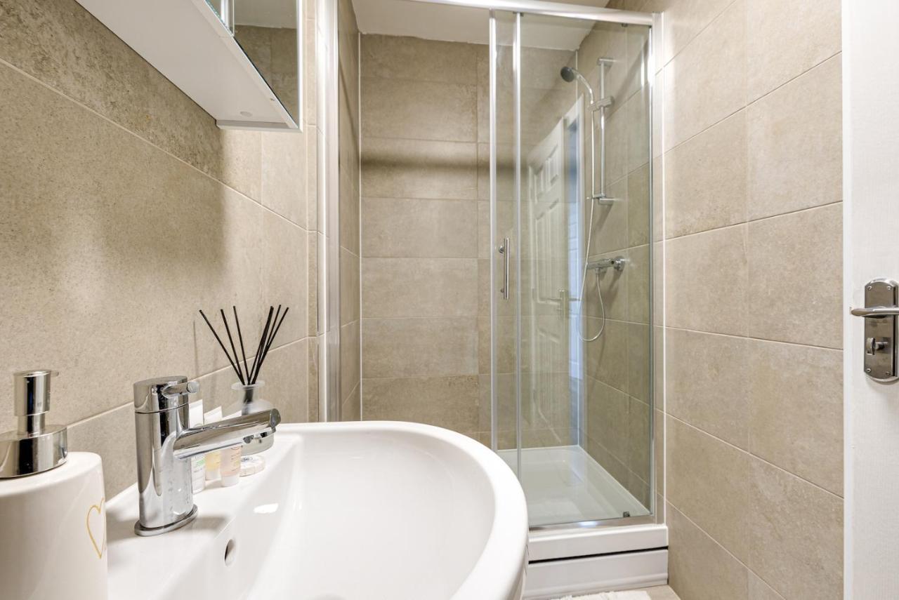 Top Floor Apartment With Private Balcony In Stockport Centre By Hass Haus Eksteriør bilde