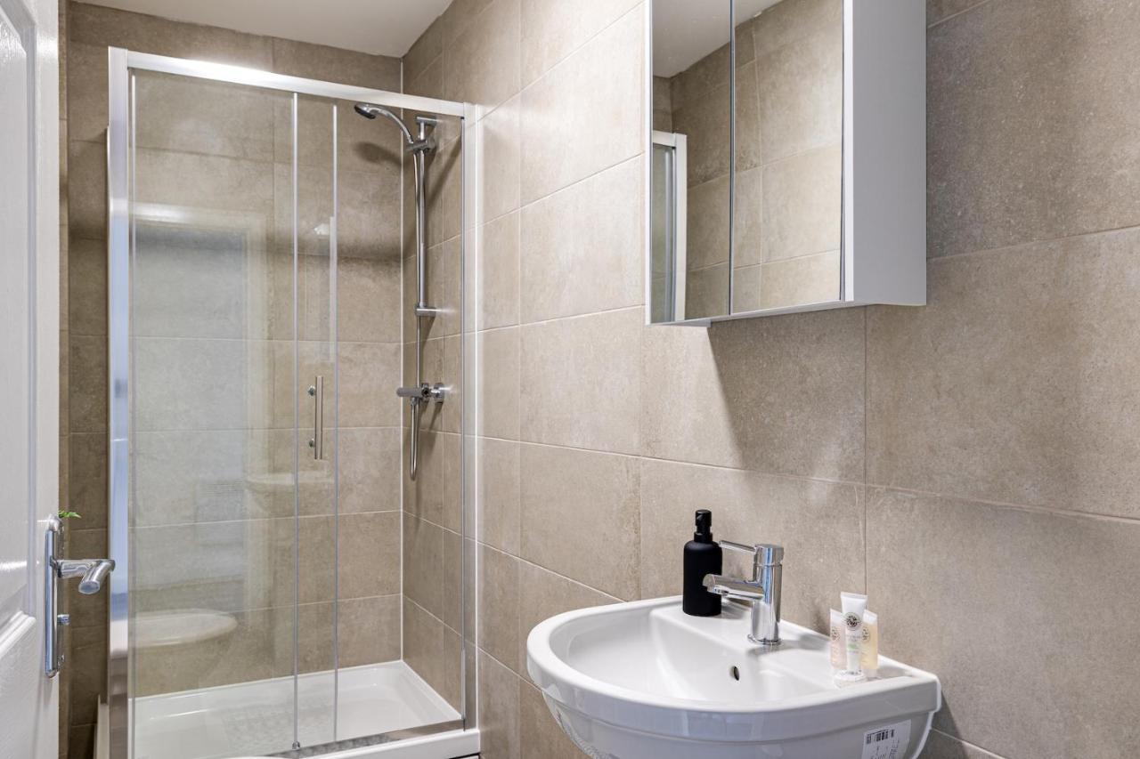 Top Floor Apartment With Private Balcony In Stockport Centre By Hass Haus Eksteriør bilde