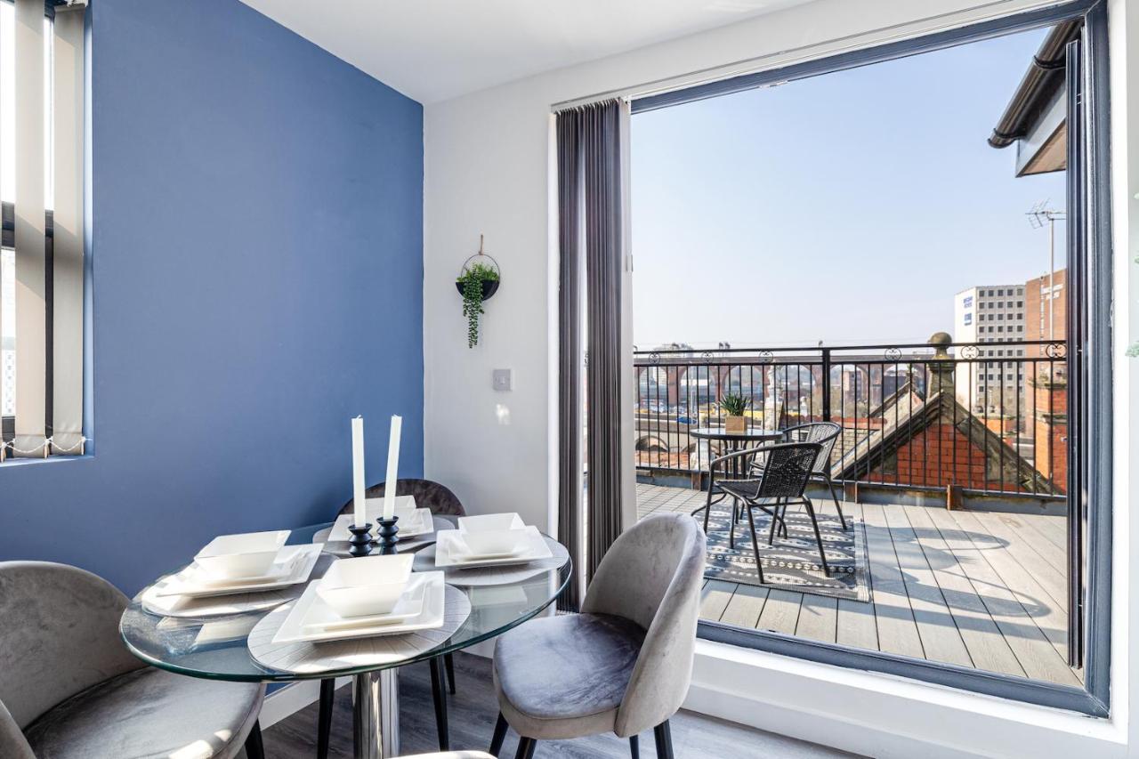Top Floor Apartment With Private Balcony In Stockport Centre By Hass Haus Eksteriør bilde