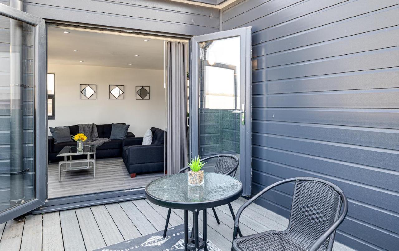 Top Floor Apartment With Private Balcony In Stockport Centre By Hass Haus Eksteriør bilde
