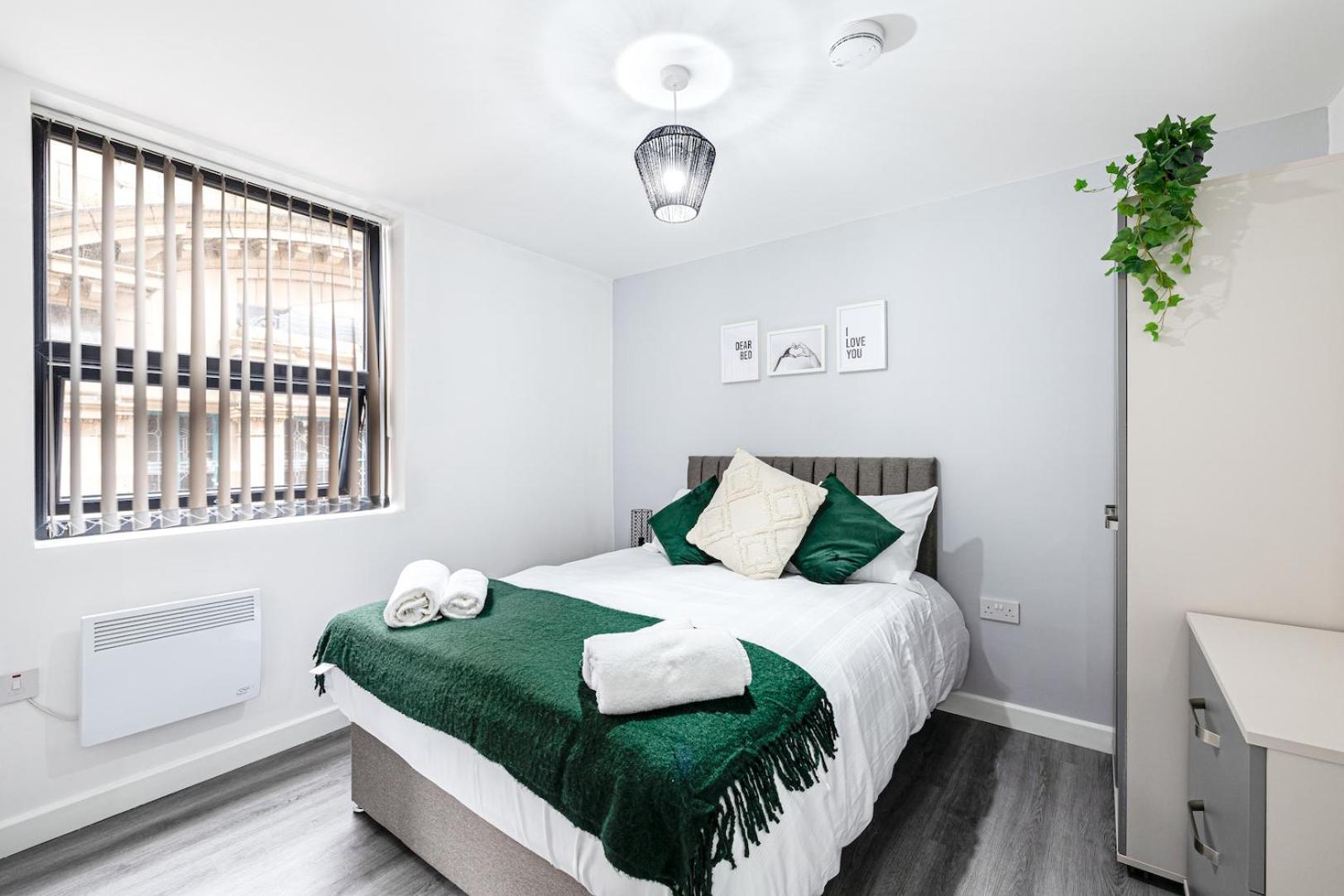 Top Floor Apartment With Private Balcony In Stockport Centre By Hass Haus Eksteriør bilde
